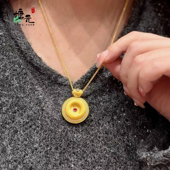 Колие от позлатен мед с електроплакиране, Руй Пинган ключалка стил, произход Гуанджоу, лято 2025 (Материал: позлатен мед; Обработка: електроплакиране; Произход: Гуанджоу; Година/Сезон: лято 2025)