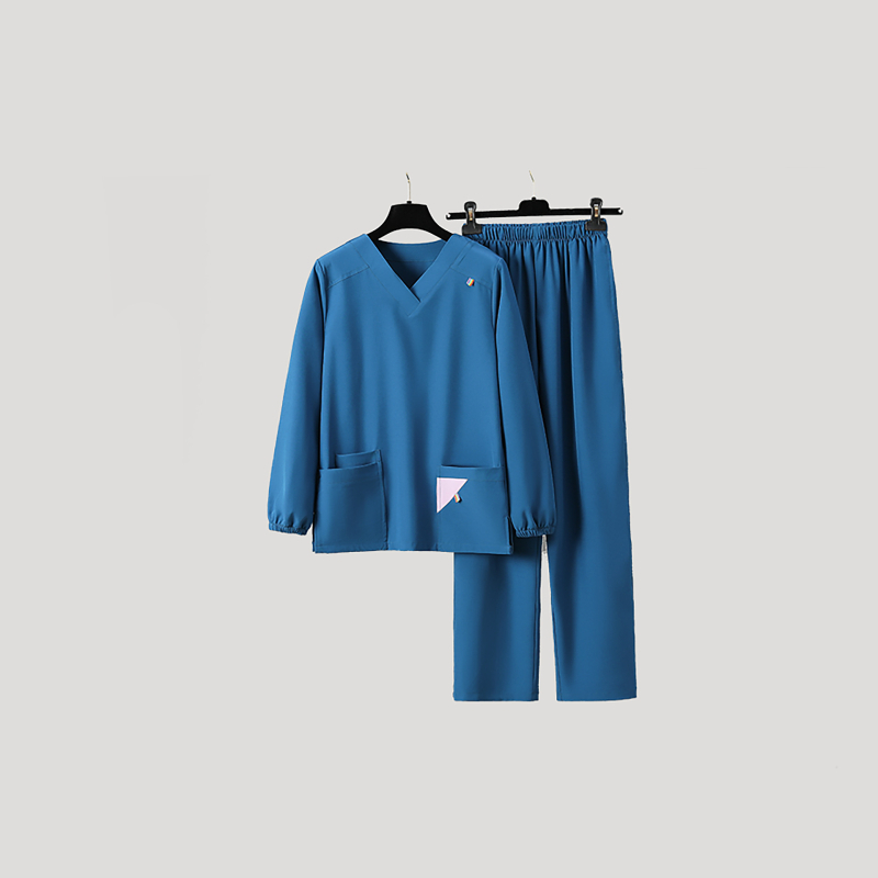 Unisex set lekárskeho oblečenia – vlhkosť odvádzajúci polyester-elastan materiál, krátke rukávy, V-krk, nohavice s viacerými vreckami, rýchloschnúci