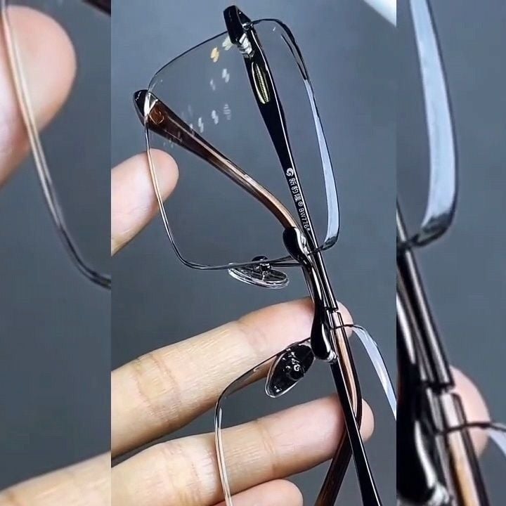 Γυαλιά χωρίς σκελετό με φακούς από φυσικό υλικό, σκελετός από κράμα τιτάνιο και μνήμη μετάλλου, τετράγωνο σχήμα για ενήλικες, χειμώνας 2024