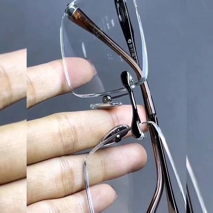 Γυαλιά χωρίς σκελετό με φακούς από φυσικό υλικό, σκελετός από κράμα τιτάνιο και μνήμη μετάλλου, τετράγωνο σχήμα για ενήλικες, χειμώνας 2024