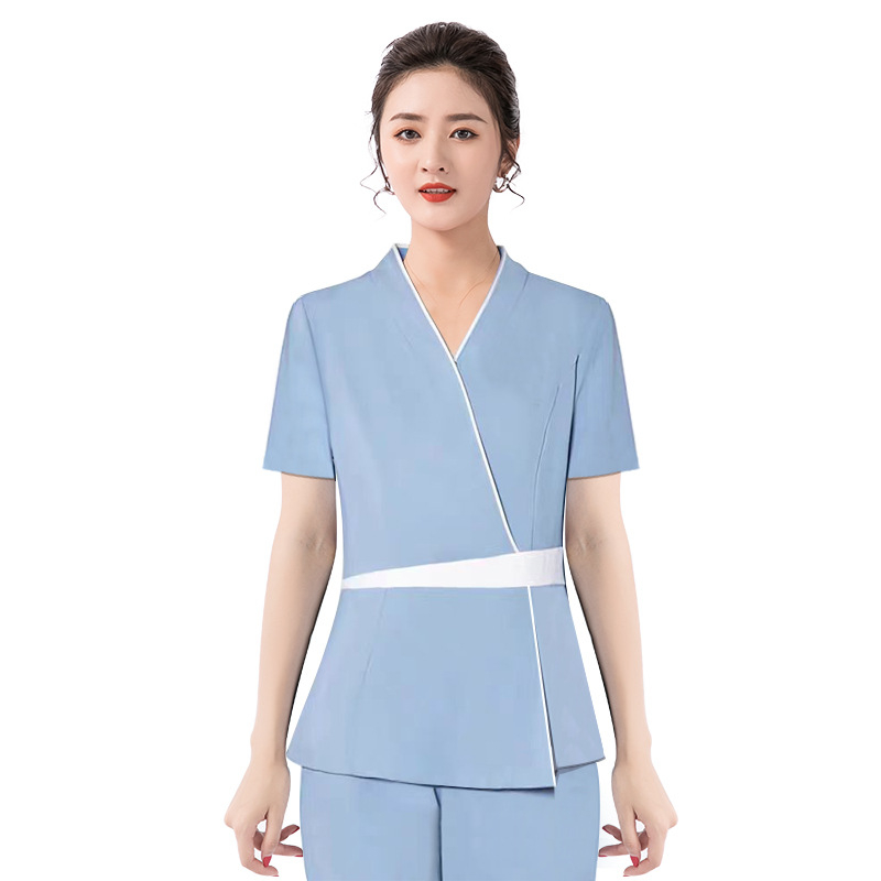 Sada uniformy pre kozmetický salón — top s úzkym pásom a elastické nohavice, vlhkosť odvádzajúci polyester, výstrih do V, krátke rukávy, model K030
