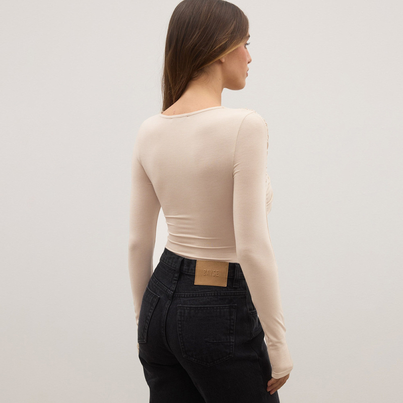 Ολόσωμο ρούχο με μακριά μανίκια, πλισέ λεπτομέρεια, ύφασμα από μιλκ σιλκ, υψηλή μέση, 3/4 παντελόνι