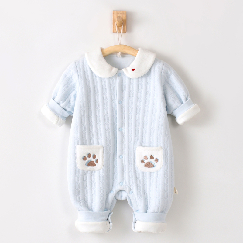 Újszülött pamut tömött overál, hosszú ujjú, kapucni nélküli, 100% pamut külső, belső töltet 30% pamut/70% poliészter, téli