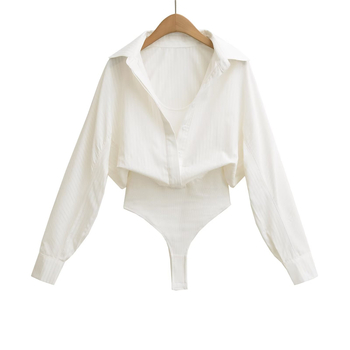 Poliester jumpsuit s polo ovratnikom, dugi rukavi, srednji struk, ravne hlače, tri četvrtine duljine, dizajn kolage