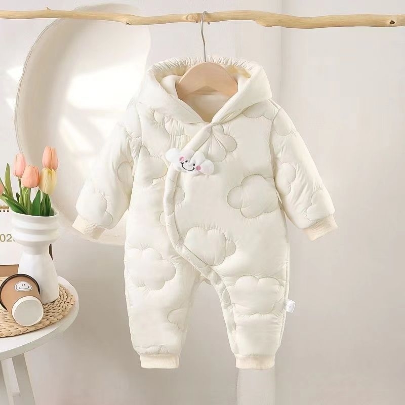 Overal za bebe s debelim fleeceom za zimu; 100% poliester; dugi rukavi; fiksna kapuljača; zatvarač s jednim redom.