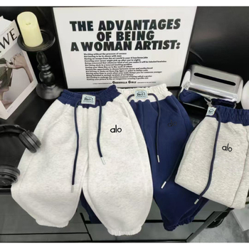 Dječje sportske hlače s blok boja i šivenim slovima, unisex, 50% cotton, mek završetak, srednji struk s elastičnom trakom