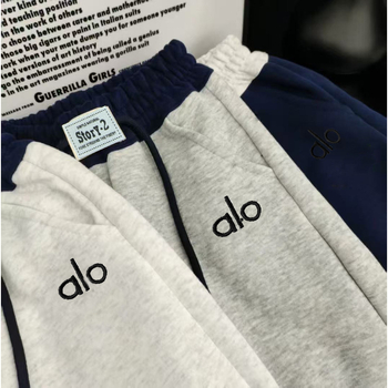 Dječje sportske hlače s blok boja i šivenim slovima, unisex, 50% cotton, mek završetak, srednji struk s elastičnom trakom