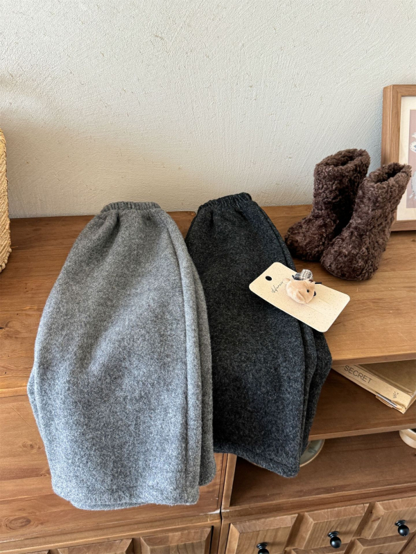 Pantaloni pentru copii, stil coreean, croială dreaptă, fleece; material: poliester; compoziție: 65% poliester, 25% rayon, 10% nylon, 4% spandex; iarnă, vârsta 3–8 ani