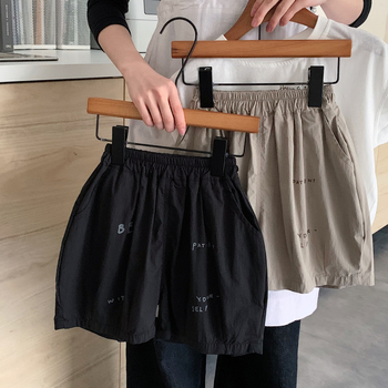 Șortii de copii — vară, stil lejer, 90% bumbac, talie elastică, pentru băieți 3–8 ani.