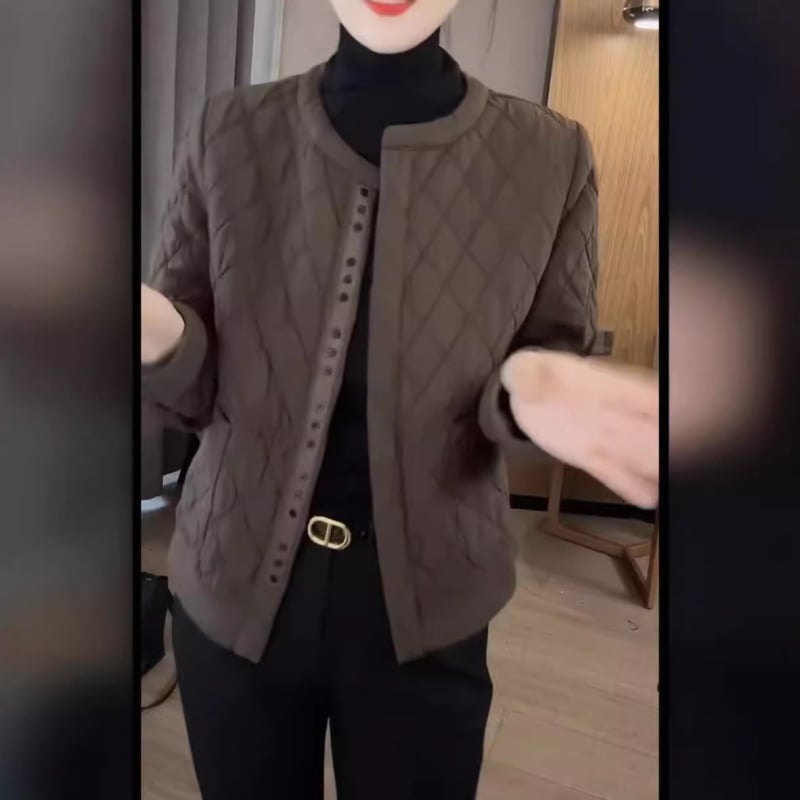 Памучно подплaтено яке в японско/корейски стил за свободно носене, кръгло деколте, предно закриване, зима 2024.