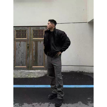 Geacă bărbătească din bumbac cu căptușeală, în stil aeronautic, cu guler înalt, fermoar frontal, buzunare laterale și tiv elastic