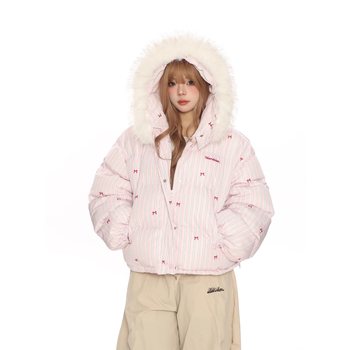 Női kapucnis pamut kabát, csíkos mintával, töltet: selyem-pamut, külső: poliészter, levehető műszőrmés gallér