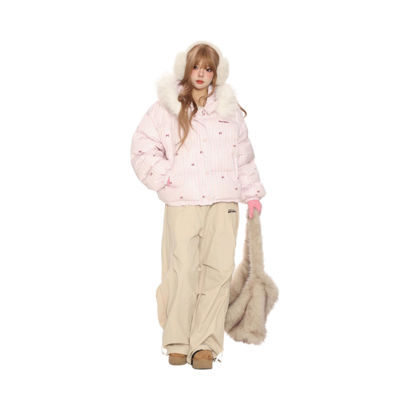 Női kapucnis pamut kabát, csíkos mintával, töltet: selyem-pamut, külső: poliészter, levehető műszőrmés gallér