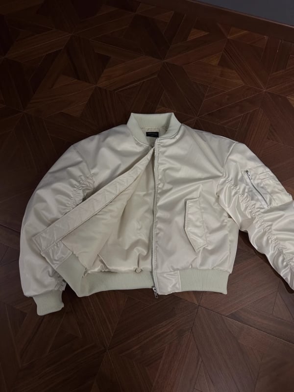 Μπομπέρ μπουφάν με βαμβακερό γέμισμα, κολάρο τύπου stand, φερμουάρ, χαλαρή γραμμή, επένδυση από πολυεστέρα