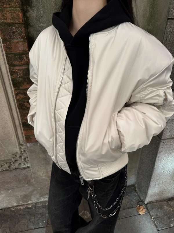 Μπομπέρ μπουφάν με βαμβακερό γέμισμα, κολάρο τύπου stand, φερμουάρ, χαλαρή γραμμή, επένδυση από πολυεστέρα