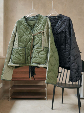 Geacă damă din bumbac, cafptușită, cu design în contrast, siluetă lejeră, căldură ușoară (Țesătură Chenille; Compoziție principală: Nylon ≥95%; Umplutură: fibră de mătase imitata; Guler: rotund)