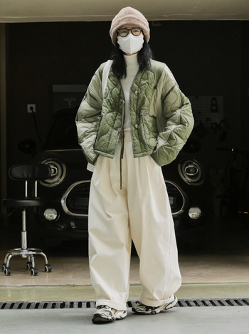 Geacă damă din bumbac, cafptușită, cu design în contrast, siluetă lejeră, căldură ușoară (Țesătură Chenille; Compoziție principală: Nylon ≥95%; Umplutură: fibră de mătase imitata; Guler: rotund)