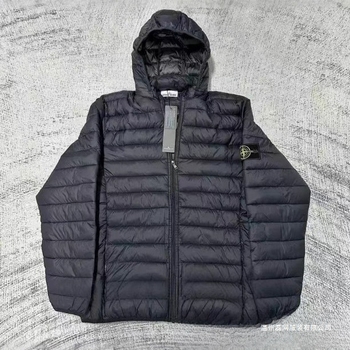 Ανδρικό βαμβακερό μπουφάν με κεντημένο έμβλημα, κουκούλα, φερμουάρ και πλαϊνές τσέπες