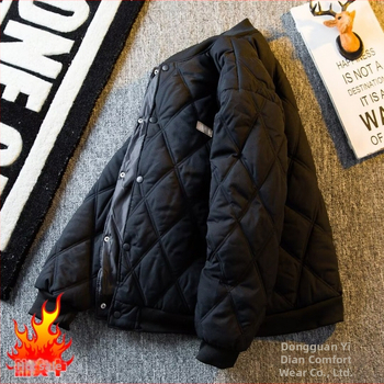 Geacă bărbătească din bumbac, model carouri, croială lejeră, fermoar, umplutură din bumbac