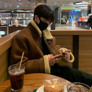 Jachetă bărbătească cu umplutură poliester, guler înalt, fermoar, croială lejeră