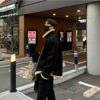 Jachetă bărbătească cu umplutură poliester, guler înalt, fermoar, croială lejeră