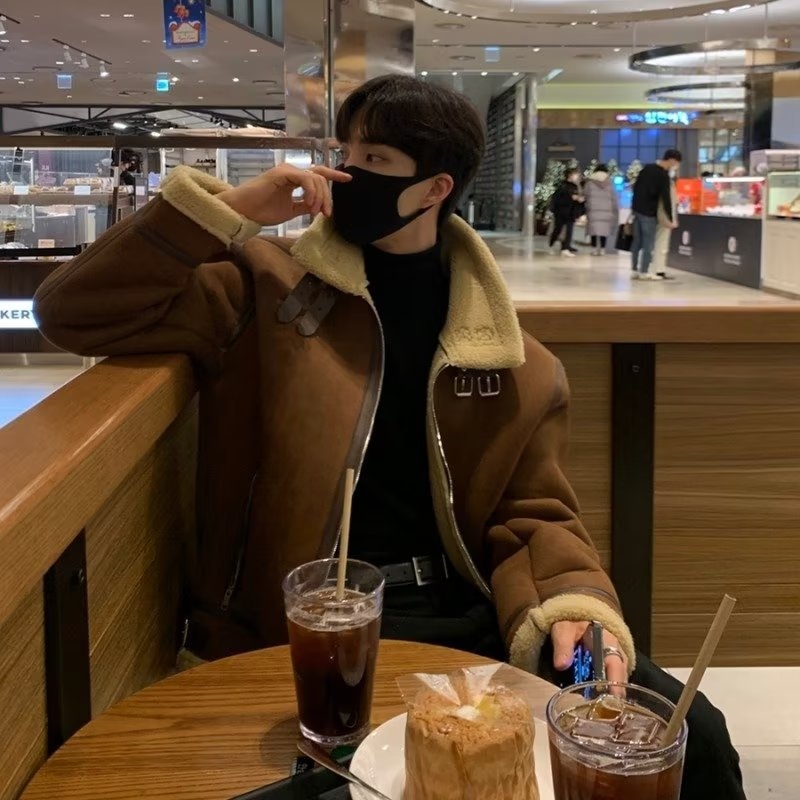 Jachetă bărbătească cu umplutură poliester, guler înalt, fermoar, croială lejeră