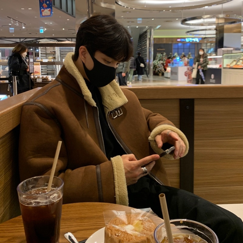 Jachetă bărbătească cu umplutură poliester, guler înalt, fermoar, croială lejeră