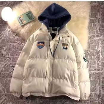 Jachetă căptușită cu bumbac, cu glugă, croială lejeră, mâneci lungi, închidere cu fermoar, lungime medie 50–65 cm