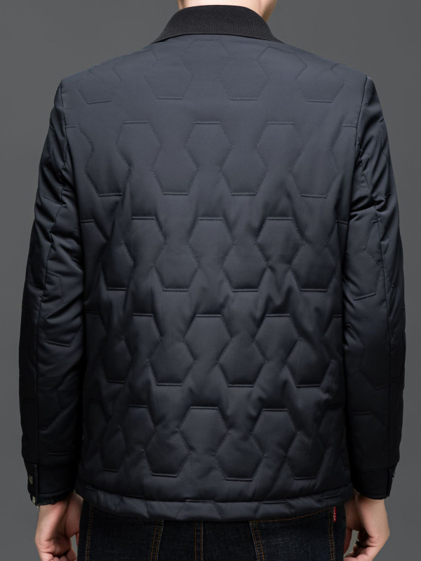 Geacă căptușită cu bumbac, glugă, croială lejeră, cu nasturi pe un rând, lungime medie, iarnă, culoare solidă, buzunare laterale