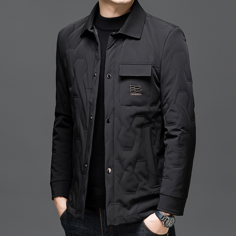 Geacă căptușită cu bumbac, glugă, croială lejeră, cu nasturi pe un rând, lungime medie, iarnă, culoare solidă, buzunare laterale