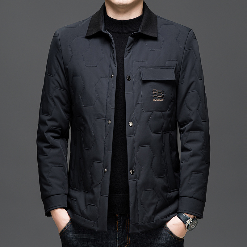 Geacă căptușită cu bumbac, glugă, croială lejeră, cu nasturi pe un rând, lungime medie, iarnă, culoare solidă, buzunare laterale