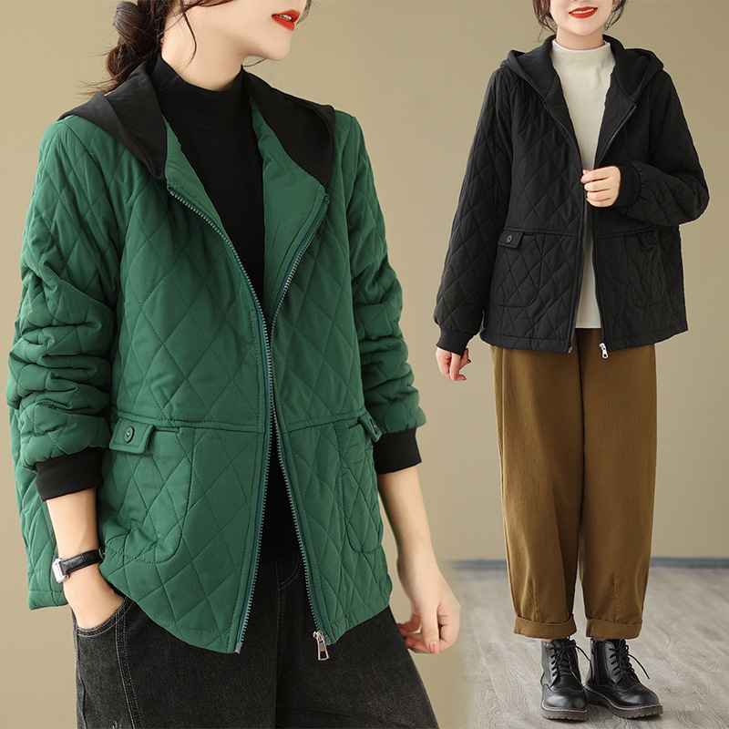 Palton din bumbac cu glugă pentru femei, croială slim, lungime medie (50–65 cm), umplutură din bumbac 81–90%, fermoar frontal