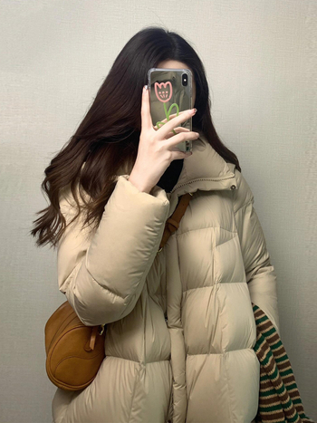 Jachetă în stil coreean, lungime medie, chenille cu spandex, guler polo, fermoar, căptușită cu umplutură imitatie de mătase pentru iarna 2025