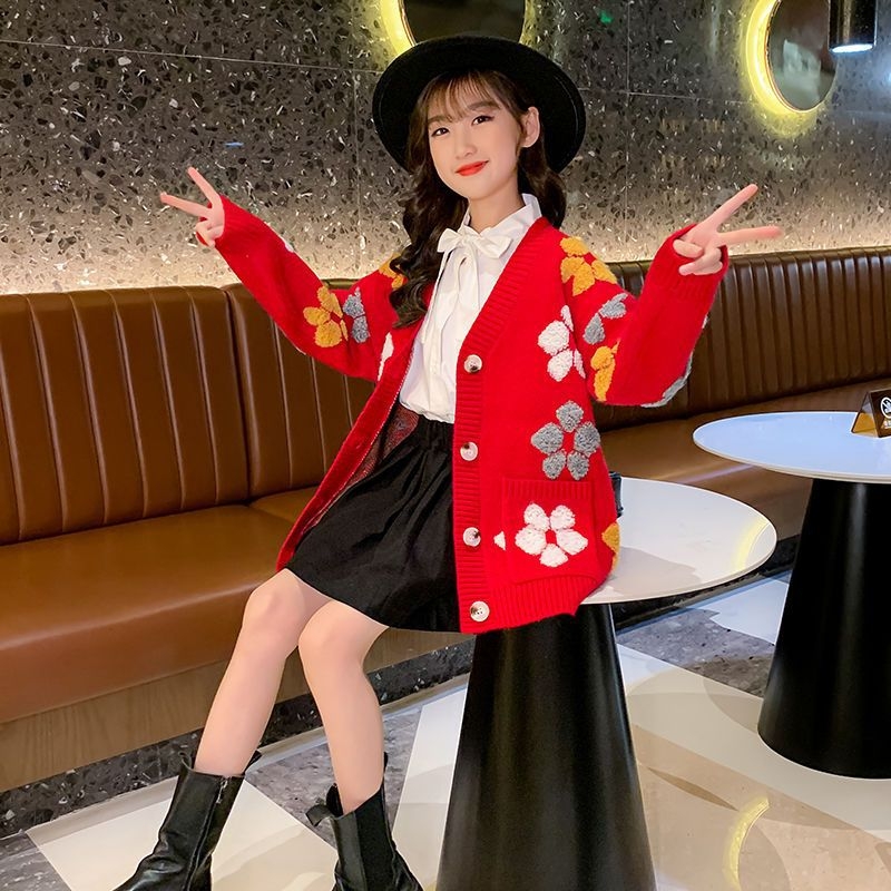 Cardigan tricotat pentru fete, croială lejeră, Primăvară-Toamnă 2025, poliester, decolteu în V, mâneci lungi, închidere cu nasturi pe un rând