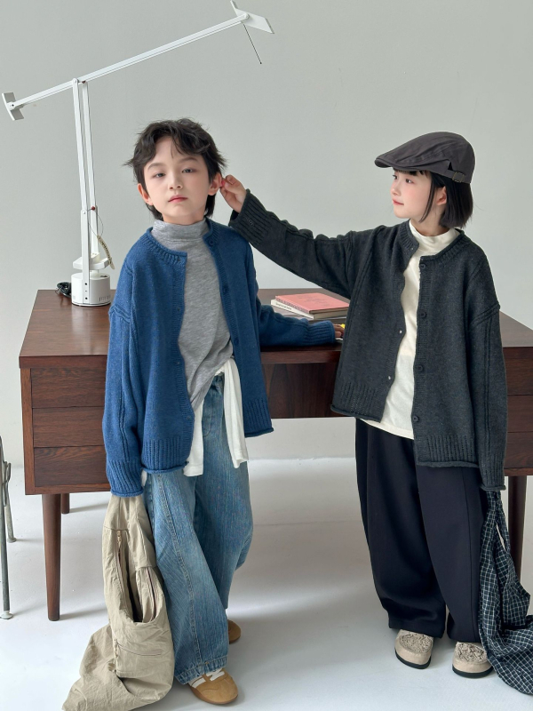 Cardigan tricotat pentru copii, stil coreean - pulover cardigan cu guler rotund, mâneci lungi, model solid, tricot fin de lână