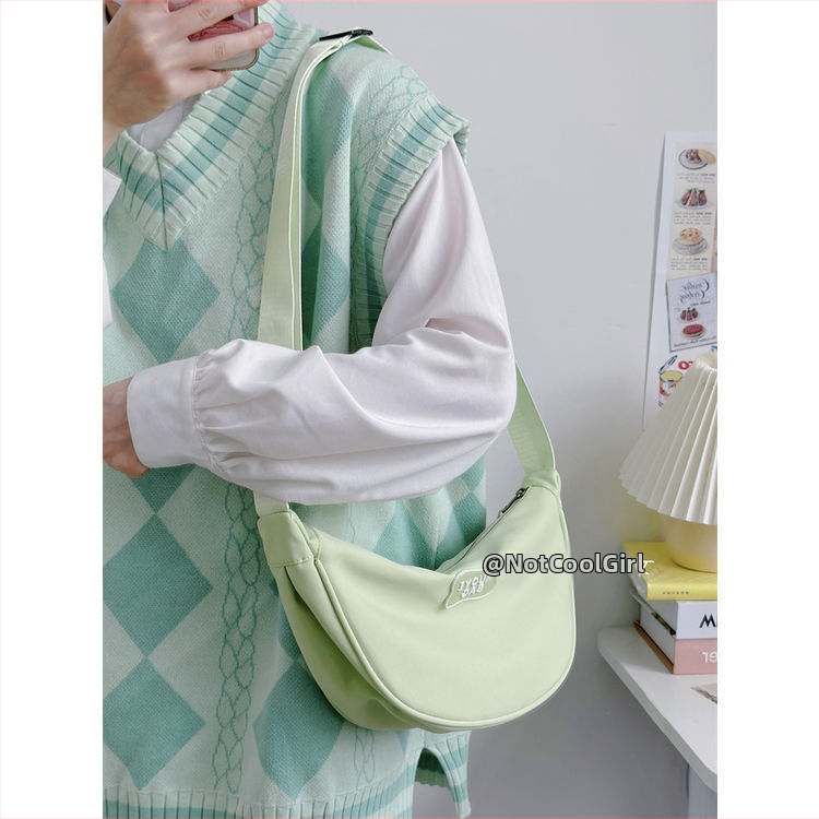 Geantă dumpling, stil unisex, poliester, căptușeală nylon, lansare primăvara 2025