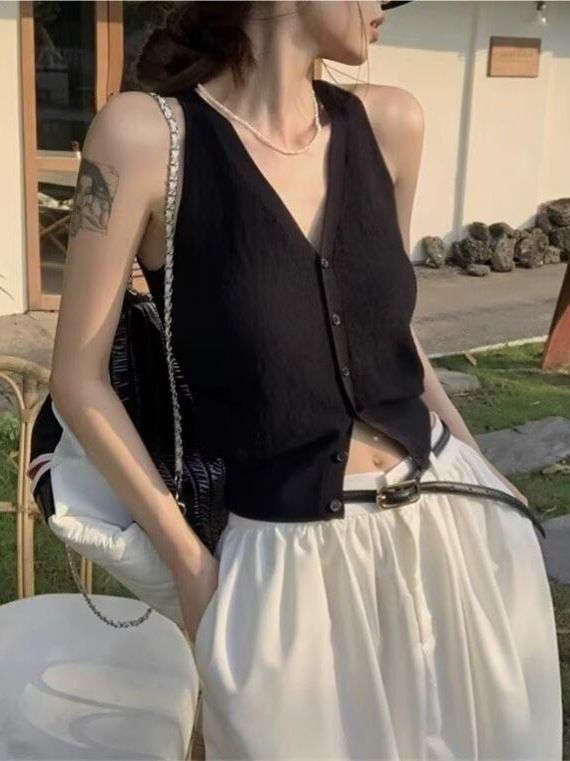 Dámsky bezrukovový kardigánový vest s V výstrihom – elegantný štýl, úzky strih, krátka dĺžka 40–50 cm, polyester