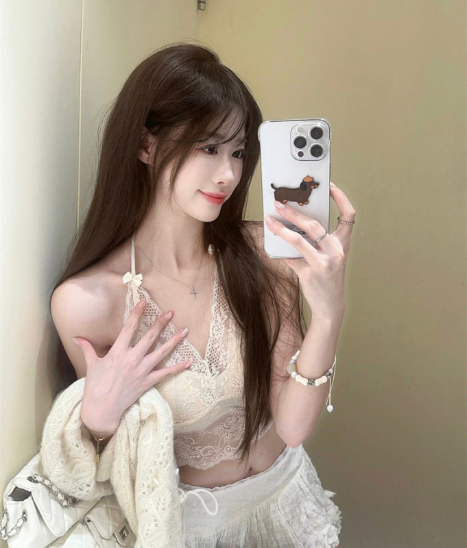 Čipkasti halter camisole za žene, proljeće 2025, ženstven stil