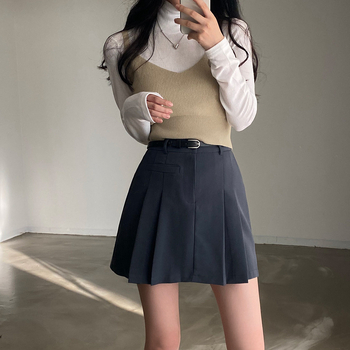 Ženski kratki pleteni top s V izrezom, uski kroj, akrilno vlakno 95%+, fiksirane naramenice