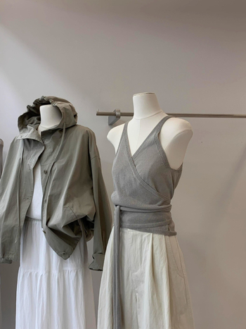 V-izrez bez rukava kamizol s viskoza-spandeksa smjesom, jednobojna, srednja duljina 50–65 cm