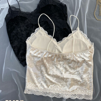 Камизол с подплънки за бюст, дантелена вложка, V-образно деколте, тънки презрамки, материя: велур