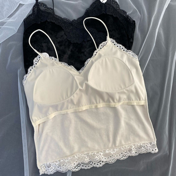 Камизол с подплънки за бюст, дантелена вложка, V-образно деколте, тънки презрамки, материя: велур