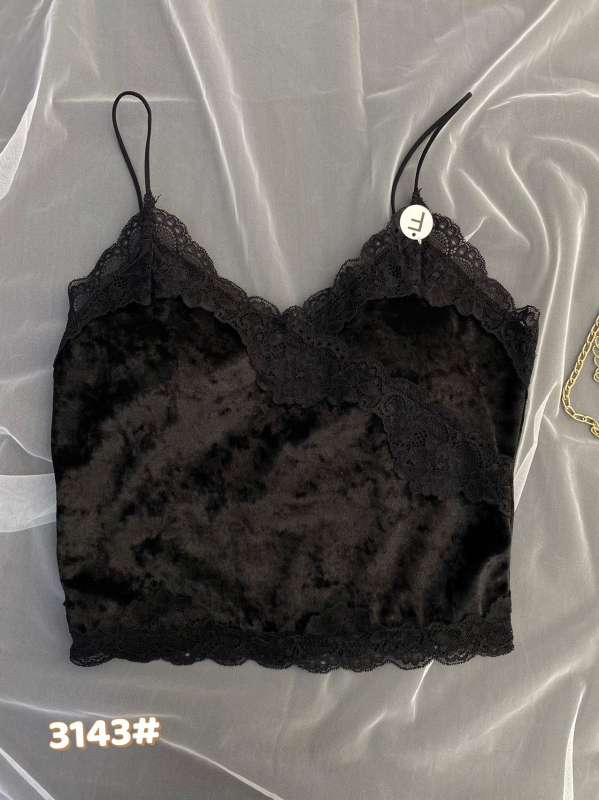 Камизол с подплънки за бюст, дантелена вложка, V-образно деколте, тънки презрамки, материя: велур