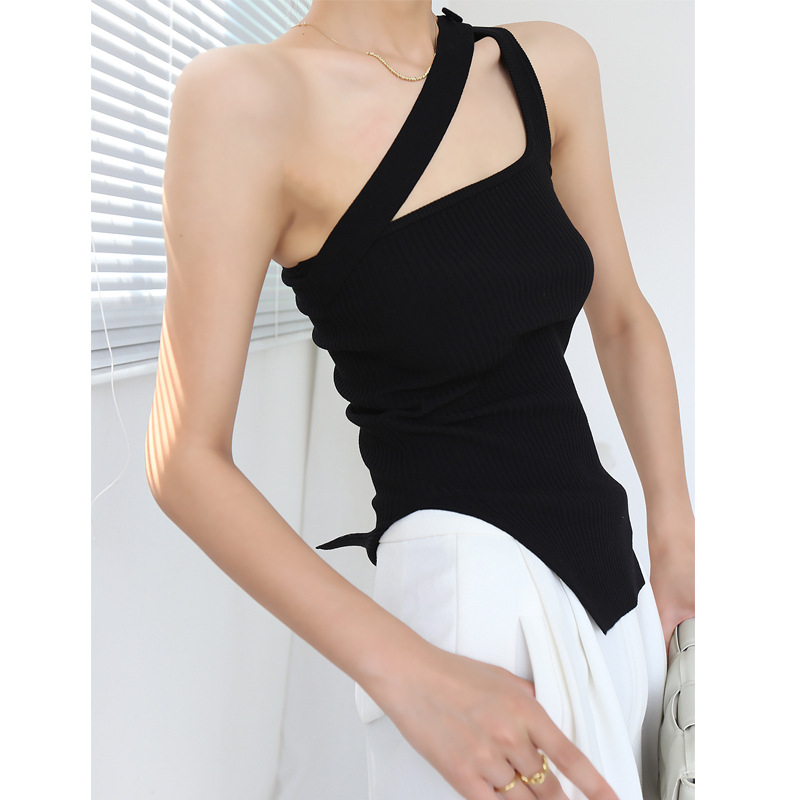 Top tricotat din viscose cu bretele diagonale, croială slim, bretele detașabile