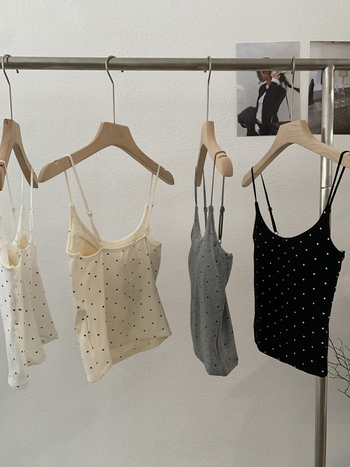 Camisolă fără mâneci cu bretele Sling; croială Slim; model cu puncte în valuri; material bumbac-poliester; elasticitate ridicată