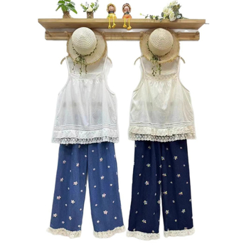 Top dama cu bretele, croială lejeră, bumbac 70–80%, monocrom, vară 2025