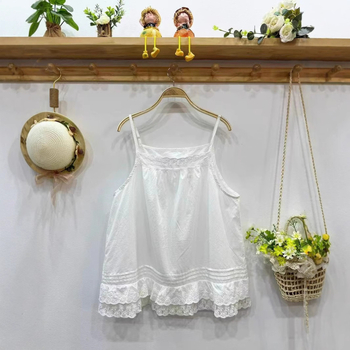 Camisolă cu dantelă brodată — bretele fixe, bumbac 70–80%, model solid, vară 2025, proaspătă și dulce