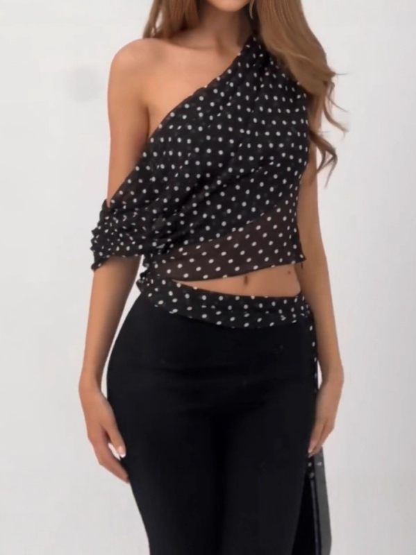Top Camisole de damă cu bretele — Croială neregulată, imprimeu polka dots, lungime scurtă 40–50 cm, poliester cu elastan sub 30%, Vara 2025