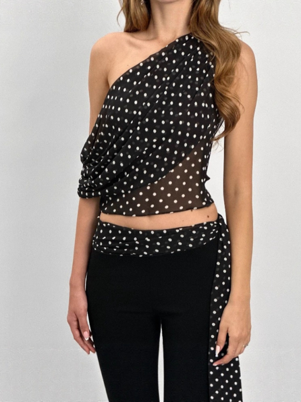 Top Camisole de damă cu bretele — Croială neregulată, imprimeu polka dots, lungime scurtă 40–50 cm, poliester cu elastan sub 30%, Vara 2025