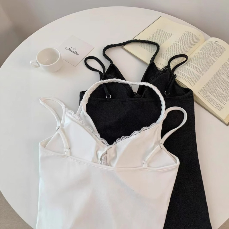 Camisolă cu halter și dantelă, amestec de bumbac (70–80% bumbac, elastan <30%), croială slim, lungime scurtă